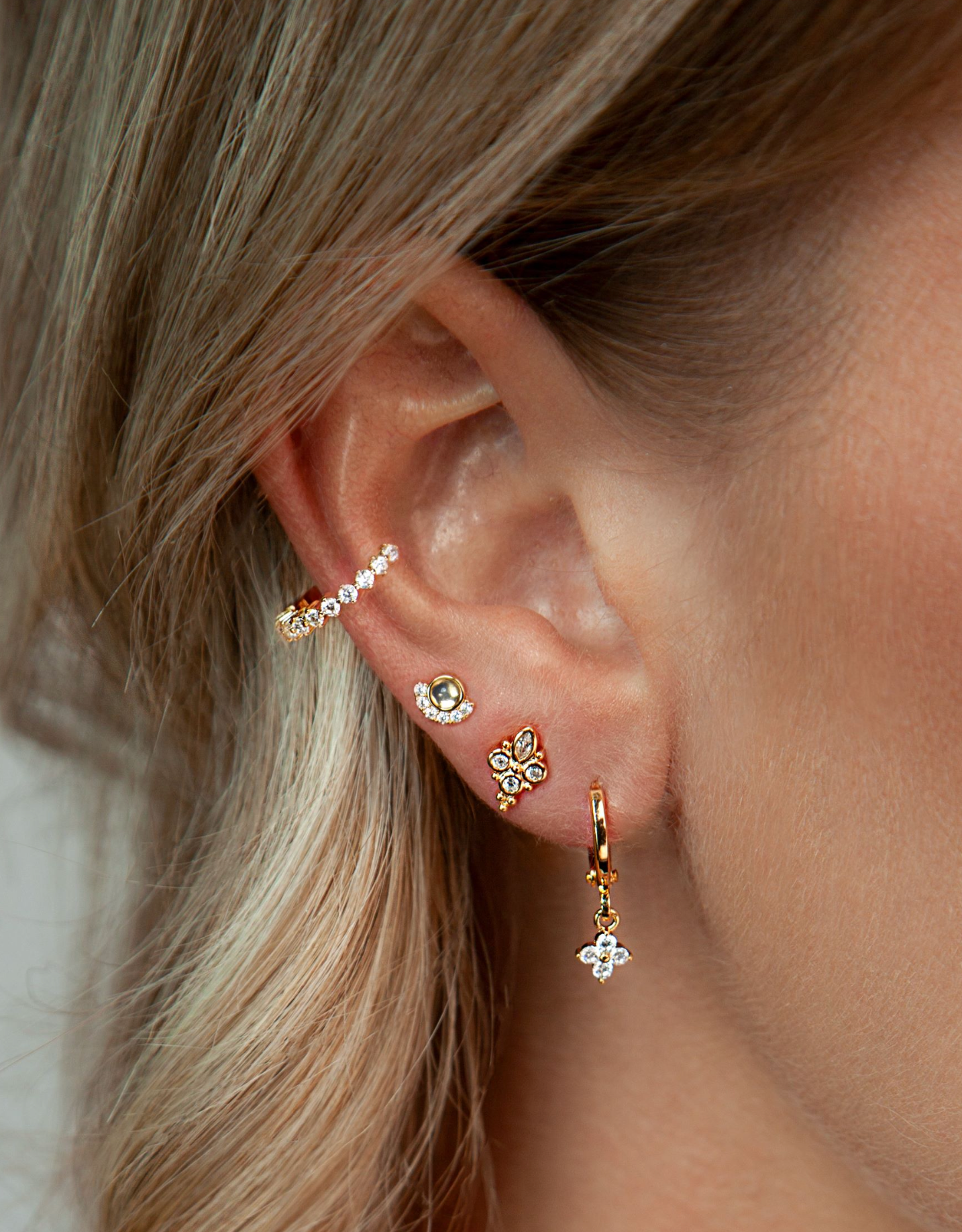 Tiny Flower Plated Earring Color Edition